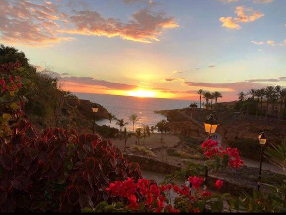 Blue Bay Paradise - Beach Front Apartment With Sea View Playa Paraiso  Exteriör bild