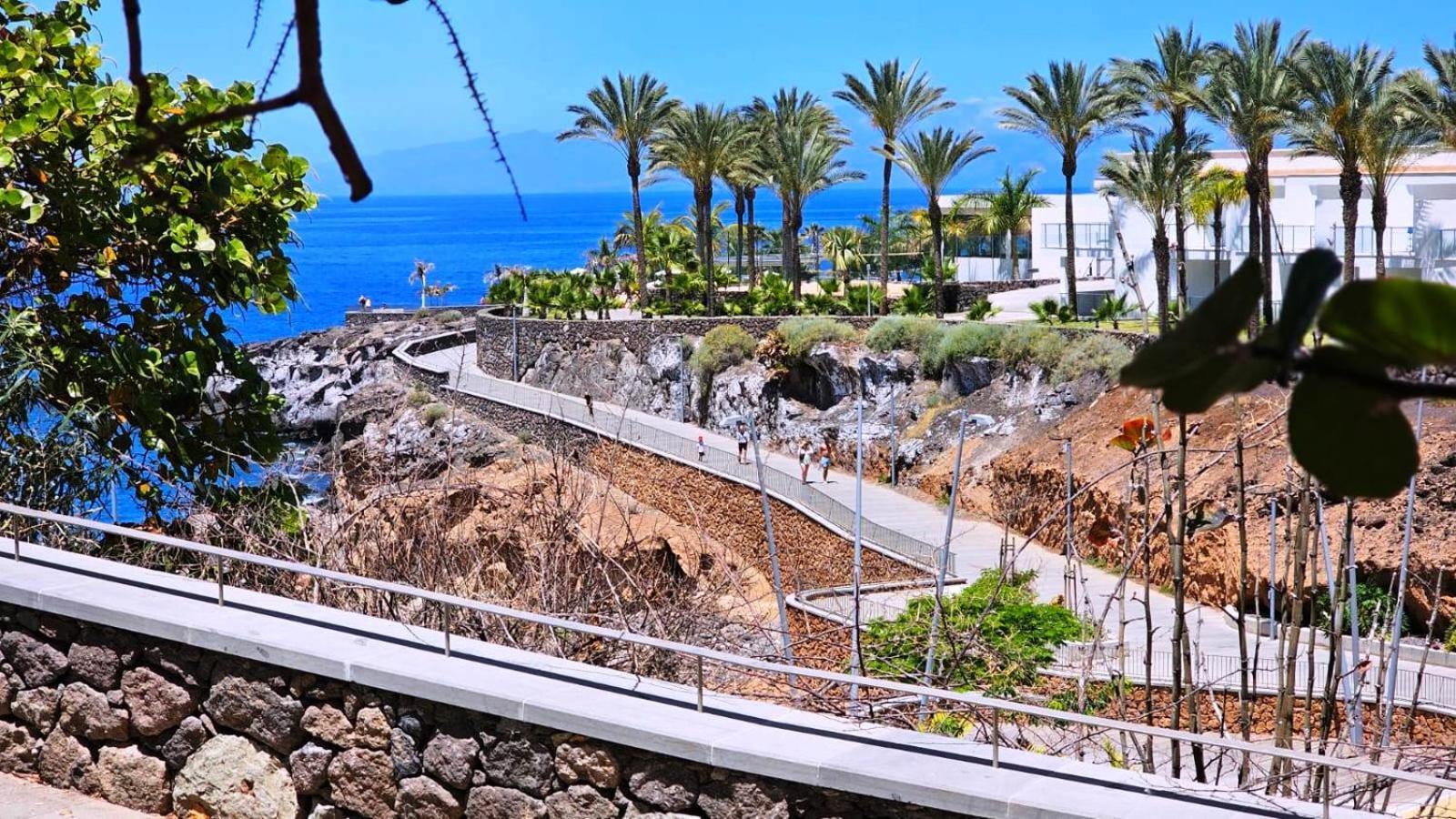 Blue Bay Paradise - Beach Front Apartment With Sea View Playa Paraiso  Exteriör bild