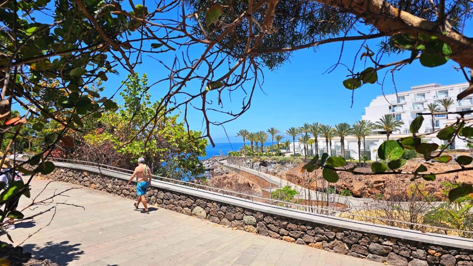 Blue Bay Paradise - Beach Front Apartment With Sea View Playa Paraiso  Exteriör bild